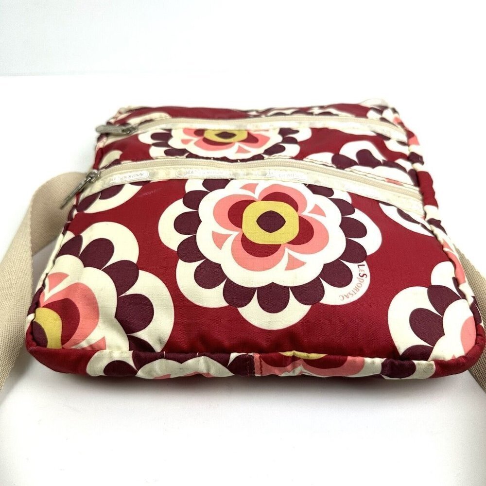 Lesportsac Kasey Crossbody Bag Red Floral Mayfair Nylon Handbag Purse - Picture 4 of 10